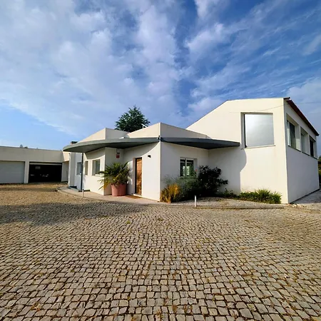 Casa Branca Secluded Modern Nyaraló