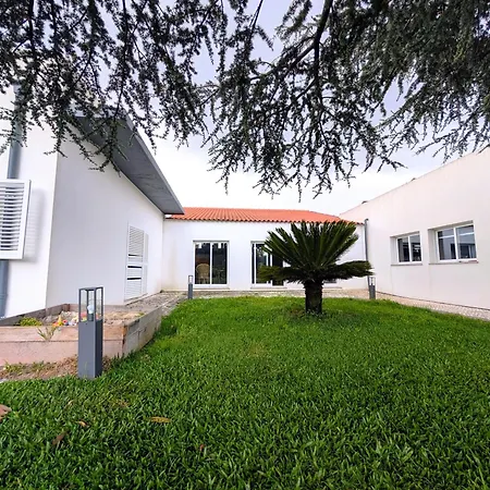 Casa Branca Secluded Modern Nyaraló *